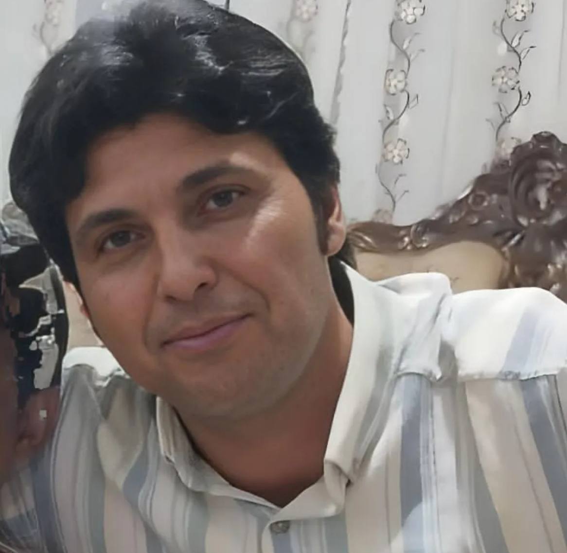 محسن ایزدی